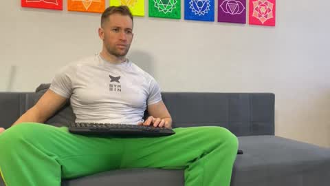 Snapshot of marc105100 chatting on March 1, 9:22 am alex marvelxx online show from March 1, 9:22 am