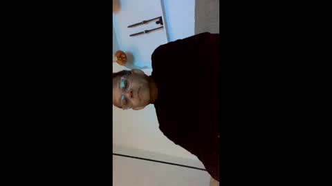 marc280384 online show from October 3, 4:09 am