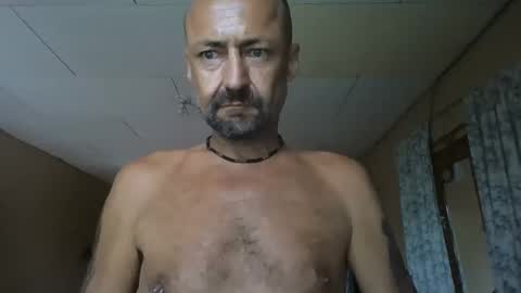 Snapshot of marc_cereza chatting on February 20, 6:35 pm marc_cereza online show from February 20, 6:35 pm