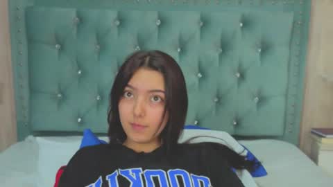 Snapshot of marcelaa_fox chatting on September 27, 9:53 pm Marcela online show from September 27, 9:53 pm