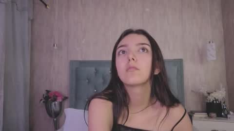 Snapshot of marcelaa_fox chatting on October 17, 8:44 pm Marcela online show from October 17, 8:44 pm