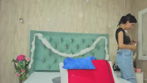 Snapshot of marcelaa_fox chatting on December 2, 8:48 pm Marcela online show from December 2, 8:48 pm