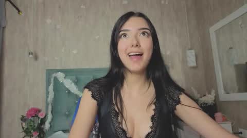 Snapshot of marcelaa_fox chatting on December 5, 8:27 pm Marcela online show from December 5, 8:27 pm