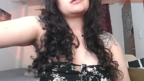 Snapshot of marceline_uu chatting on January 15, 5:27 pm M A R C I online show from January 15, 5:27 pm