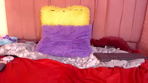 Snapshot of marcelinecutte303av chatting on December 14, 11:31 pm marcelinecutte303av online show from December 14, 11:31 pm