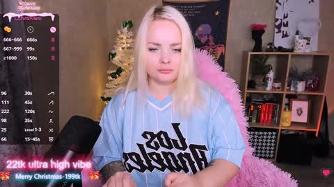 Sara online show from December 21, 2:37 pm