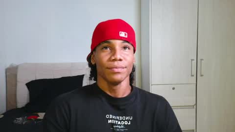 Snapshot of marcelo_dosantos77 chatting on April 8, 3:23 pm MARCELO online show from April 8, 3:23 pm