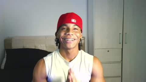 Snapshot of marcelo_dosantos77 chatting on April 17, 1:52 am MARCELO online show from April 17, 1:52 am