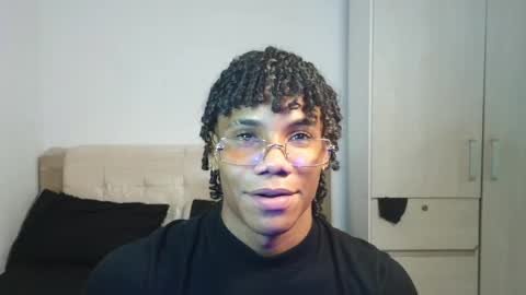 Snapshot of marcelo_dosantos77 chatting on May 6, 11:43 pm MARCELO online show from May 6, 11:43 pm