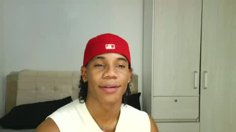 Snapshot of marcelo_dosantos77 chatting on May 10, 9:53 pm MARCELO online show from May 10, 9:53 pm