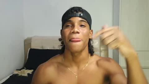 Snapshot of marcelo_dosantos77 chatting on June 4, 11:00 pm MARCELO online show from June 4, 11:00 pm