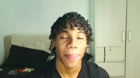 Snapshot of marcelo_dosantos77 chatting on June 12, 4:06 pm MARCELO online show from June 12, 4:06 pm