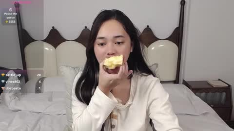 Snapshot of marcialena chatting on December 17, 9:54 pm Lena online show from December 17, 9:54 pm