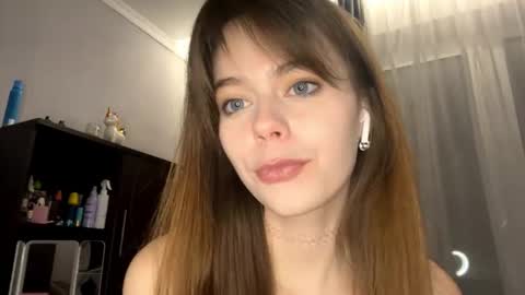 Snapshot of marciecommon chatting on September 16, 3:57 pm Alisa online show from September 16, 3:57 pm