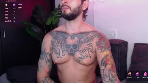 marco_allison43 online show from November 1, 8:22 pm