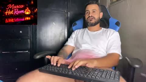 Snapshot of marco_aure chatting on March 29, 6:02 am marco_aure online show from March 29, 6:02 am