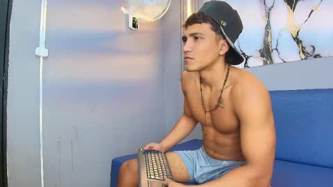 Snapshot of marco_smith2 chatting on May 30, 3:47 am marco_smith2 online show from May 30, 3:47 am