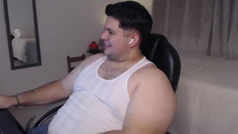 Snapshot of marcobearson chatting on March 24, 11:43 pm Marcos online show from March 24, 11:43 pm