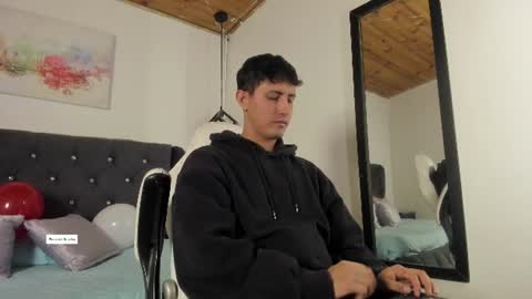 marcos_vieyra online show from July 14, 7:19 pm