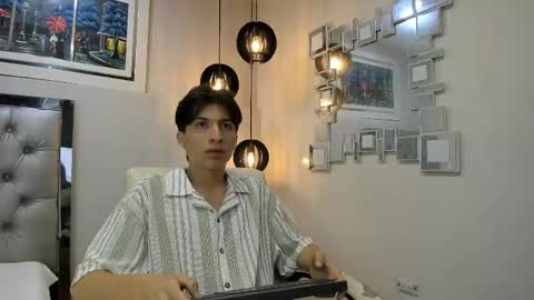 marcoviolet online show from June 4, 12:33 pm