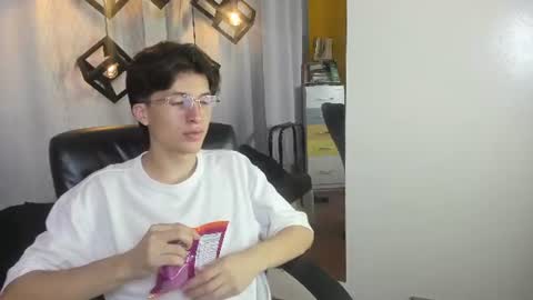 marcoviolet online show from July 5, 4:19 am