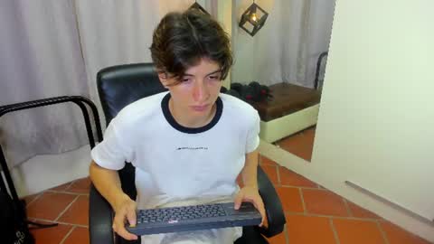 marcoviolet online show from July 10, 7:38 pm