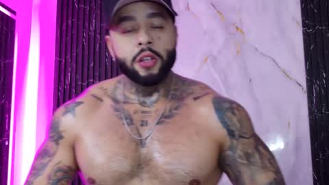 Snapshot of marcus_fit1 chatting on February 28, 4:13 am Marcus online show from February 28, 4:13 am