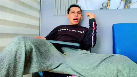 Snapshot of marcus_smithh chatting on October 17, 9:12 am marcus_smithh online show from October 17, 9:12 am