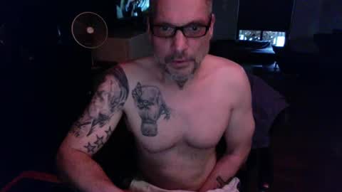 Snapshot of marcuscologne chatting on December 9, 8:33 am markus online show from December 9, 8:33 am