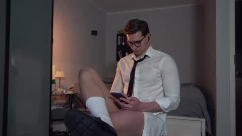 Marcus Diamond  online show from April 21, 5:06 pm