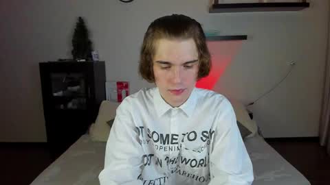 Snapshot of marcusjones1 chatting on December 17, 10:11 pm Marcus Jones online show from December 17, 10:11 pm