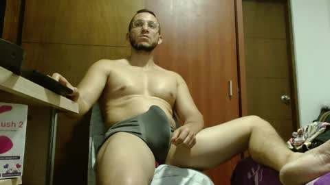 Snapshot of marcusmilarc chatting on October 4, 1:03 am online show from October 4, 1:03 am