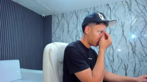 Snapshot of marcuss_2 chatting on November 30, 1:59 pm marcuss_2 online show from November 30, 1:59 pm