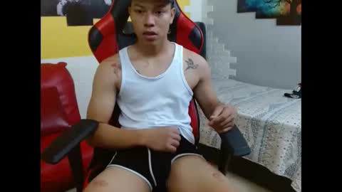 Snapshot of marcuss_2 chatting on December 4, 1:20 pm marcuss_2 online show from December 4, 1:20 pm