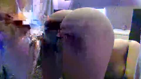 Snapshot of mareeng chatting on October 21, 7:42 am mareeng online show from October 21, 7:42 am