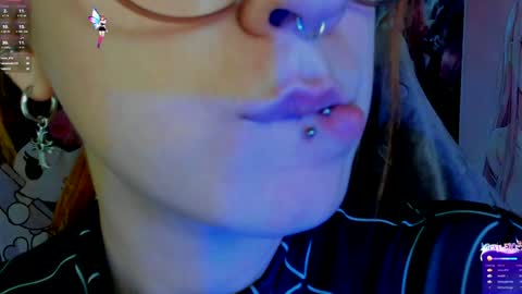 Snapshot of margaret_red chatting on December 2, 12:19 am Margaret online show from December 2, 12:19 am