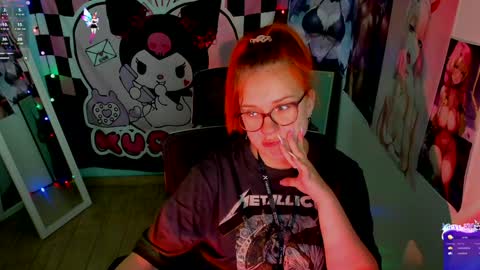 Snapshot of margaret_red chatting on December 5, 8:55 pm Margaret online show from December 5, 8:55 pm