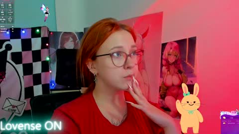 Snapshot of margaret_red chatting on December 7, 2:42 am Margaret online show from December 7, 2:42 am