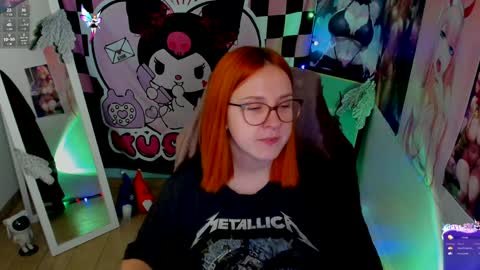 Snapshot of margaret_red chatting on December 10, 4:49 pm Margaret online show from December 10, 4:49 pm