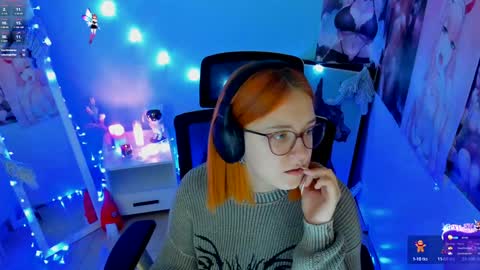 Snapshot of margaret_red chatting on December 15, 4:26 pm Margaret online show from December 15, 4:26 pm