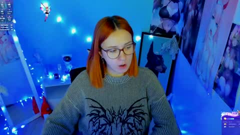 Snapshot of margaret_red chatting on December 16, 6:32 am Margaret online show from December 16, 6:32 am