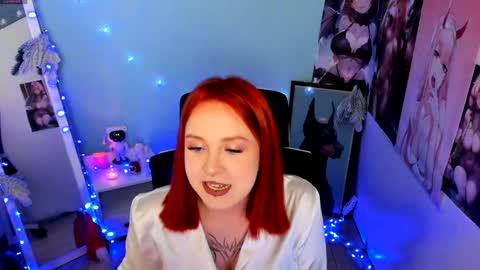 Snapshot of margaret_red chatting on December 22, 10:25 pm Margaret online show from December 22, 10:25 pm