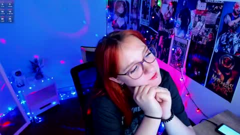 Snapshot of margaret_red chatting on March 8, 2:08 pm Margaret online show from March 8, 2:08 pm