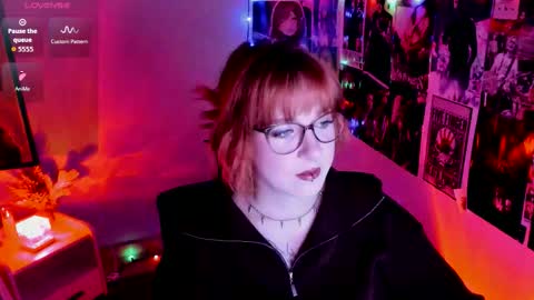 Snapshot of margaret_red chatting on September 12, 9:48 pm Margaret online show from September 12, 9:48 pm