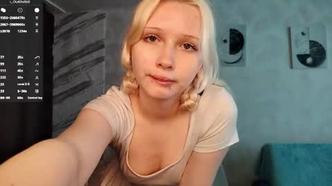 Snapshot of margaretasey chatting on June 18, 12:11 am Margaret online show from June 18, 12:11 am