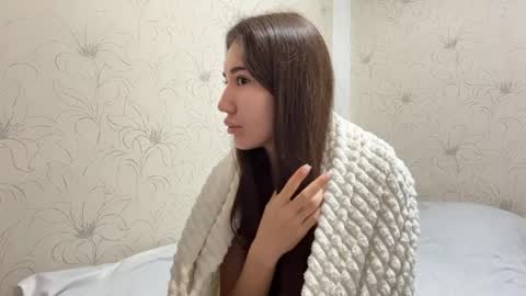 Snapshot of margaretawieczorek chatting on June 3, 2:03 am Emily online show from June 3, 2:03 am