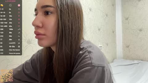 Snapshot of margaretawieczorek chatting on June 10, 2:12 am Emily online show from June 10, 2:12 am