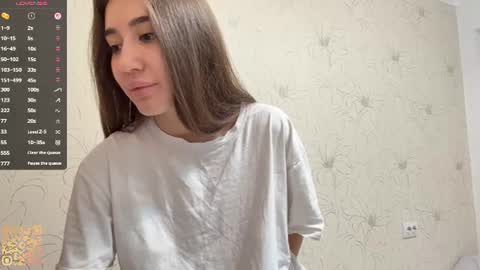 Snapshot of margaretawieczorek chatting on June 18, 4:02 am Emily online show from June 18, 4:02 am
