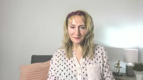 margaretmature online show from February 12, 4:33 pm