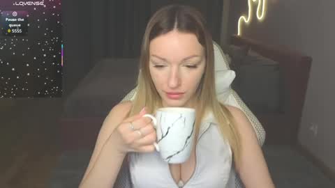 Snapshot of margaretsweet1 chatting on April 24, 2:03 am Margaret online show from April 24, 2:03 am